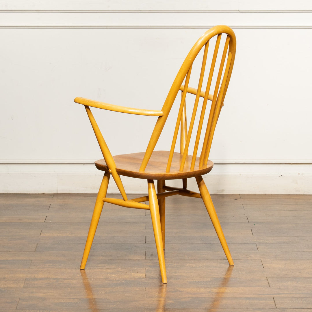 英国【ERCOL アーコール】曲げ木の技術を活かした高い背もたれとアームでゆったり寛げる クエーカーアームチェア 365A Windsor ウインザー /25G-3