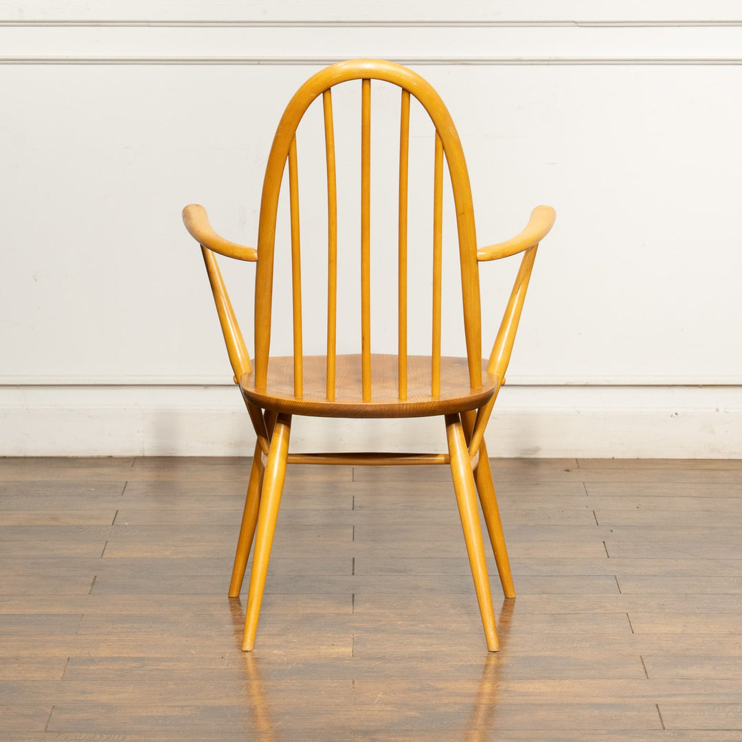 英国【ERCOL アーコール】曲げ木の技術を活かした高い背もたれとアームでゆったり寛げる クエーカーアームチェア 365A Windsor ウインザー /25G-3