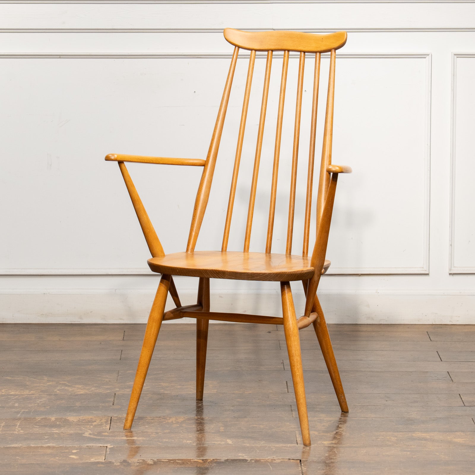 英国【ERCOL アーコール】スラッとしたハイバックが特徴的 ウィンザー