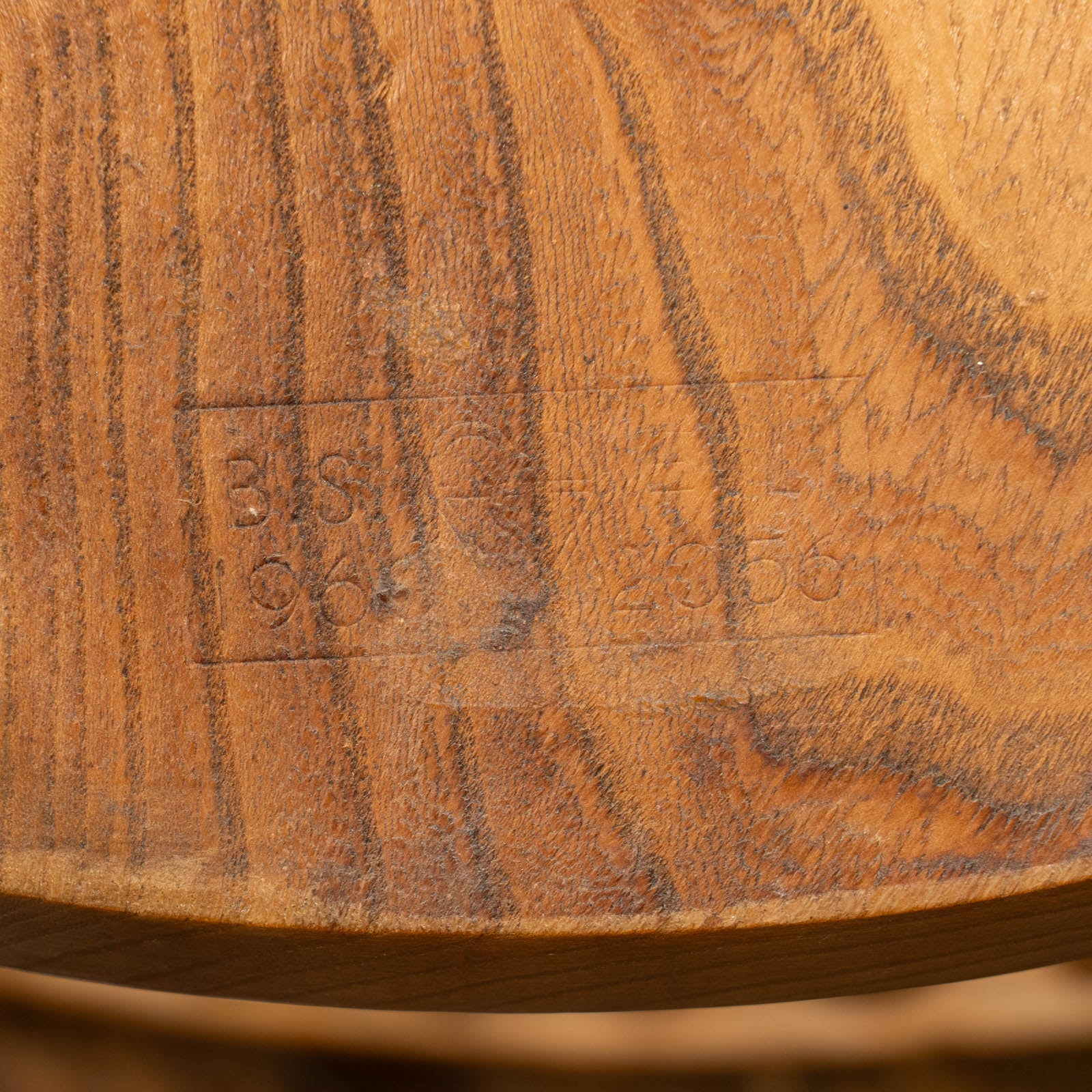 英国【ERCOL アーコール】スラッとしたハイバックが特徴的 ウィンザー