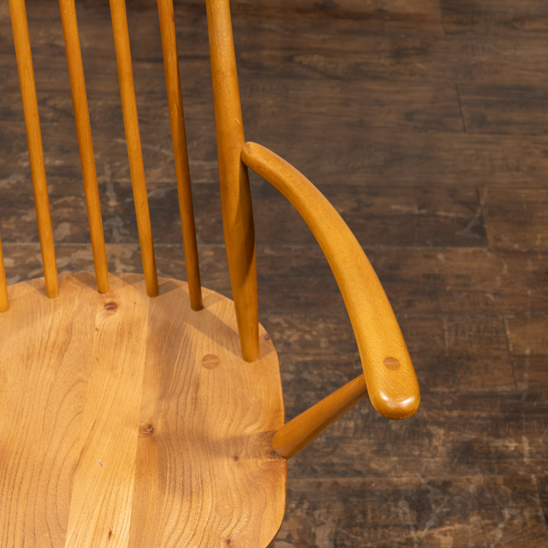 英国【ERCOL アーコール】スラッとしたハイバックが特徴的 ウィンザー ゴールドスミスアームチェア No.369A /25G-A6
