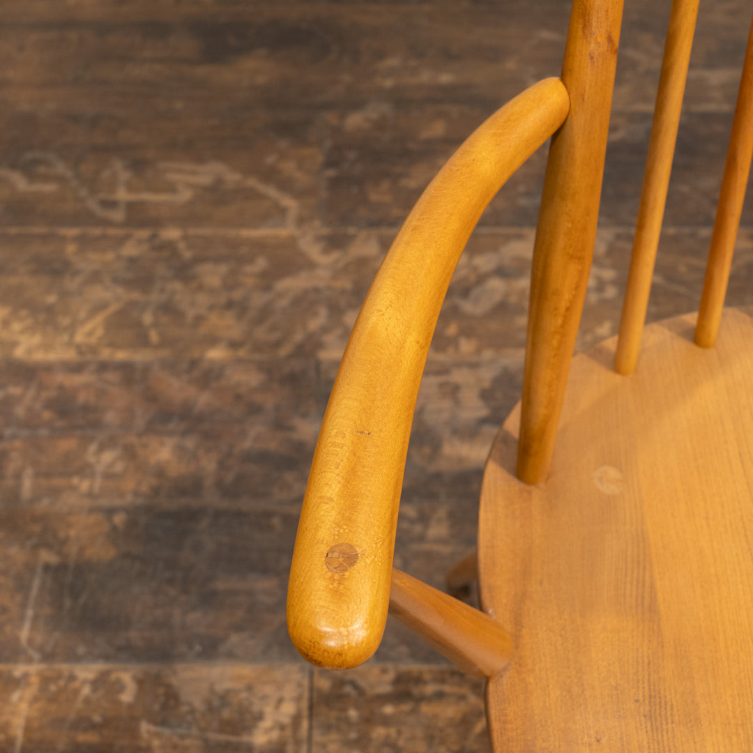 英国【ERCOL アーコール】スラッとしたハイバックが特徴的 ウィンザー ゴールドスミスアームチェア No.369A /25G-A8