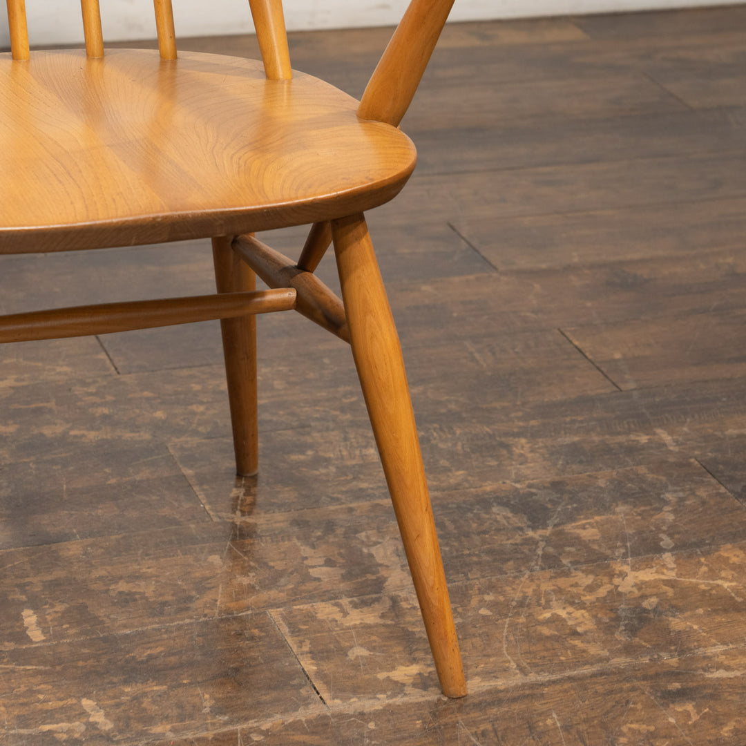 英国【ERCOL アーコール】スラッとしたハイバックが特徴的 ウィンザー ゴールドスミスアームチェア No.369A /25G-A8