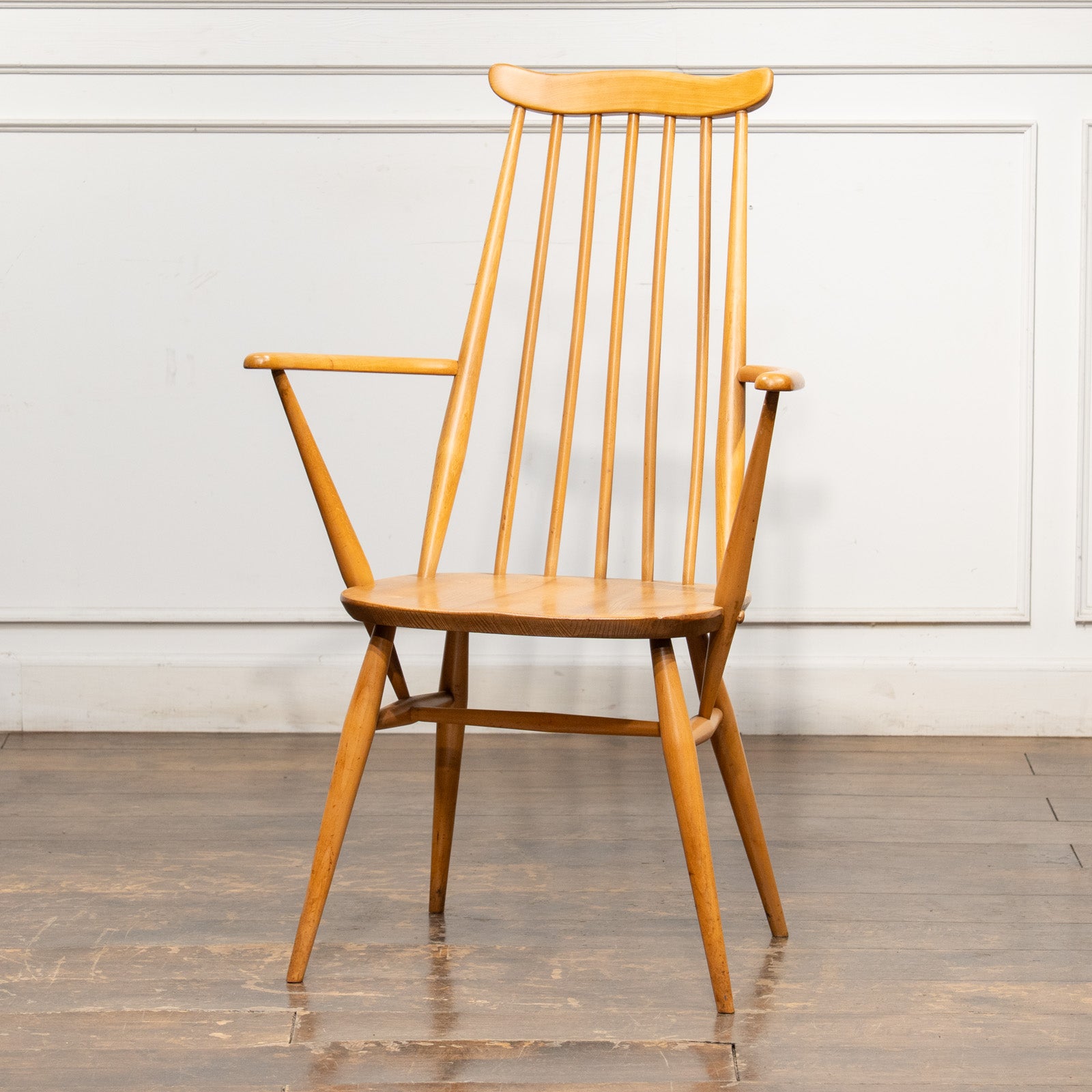 英国【ERCOL アーコール】スラッとしたハイバックが特徴的 ウィンザー