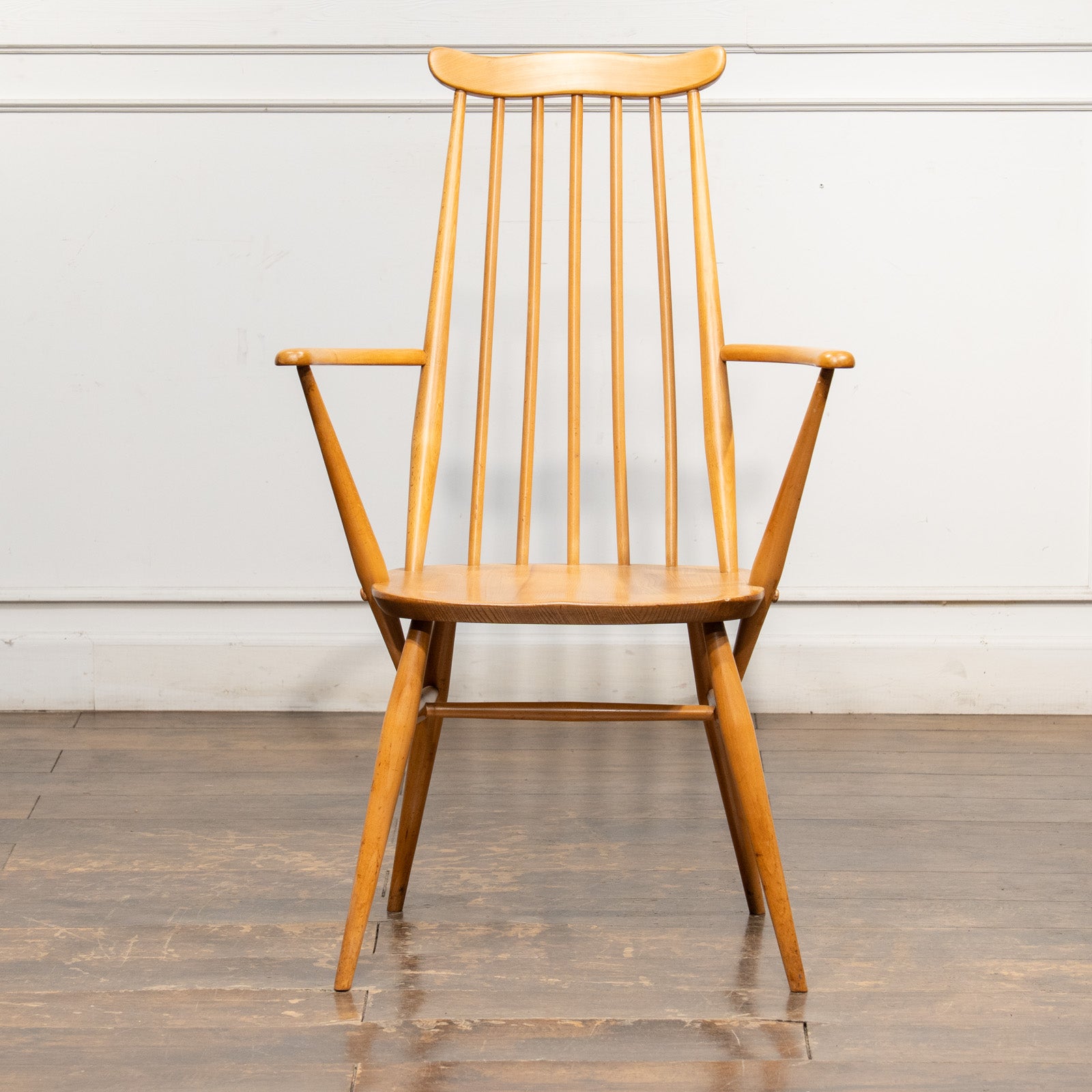 英国【ERCOL アーコール】スラッとしたハイバックが特徴的 ウィンザー