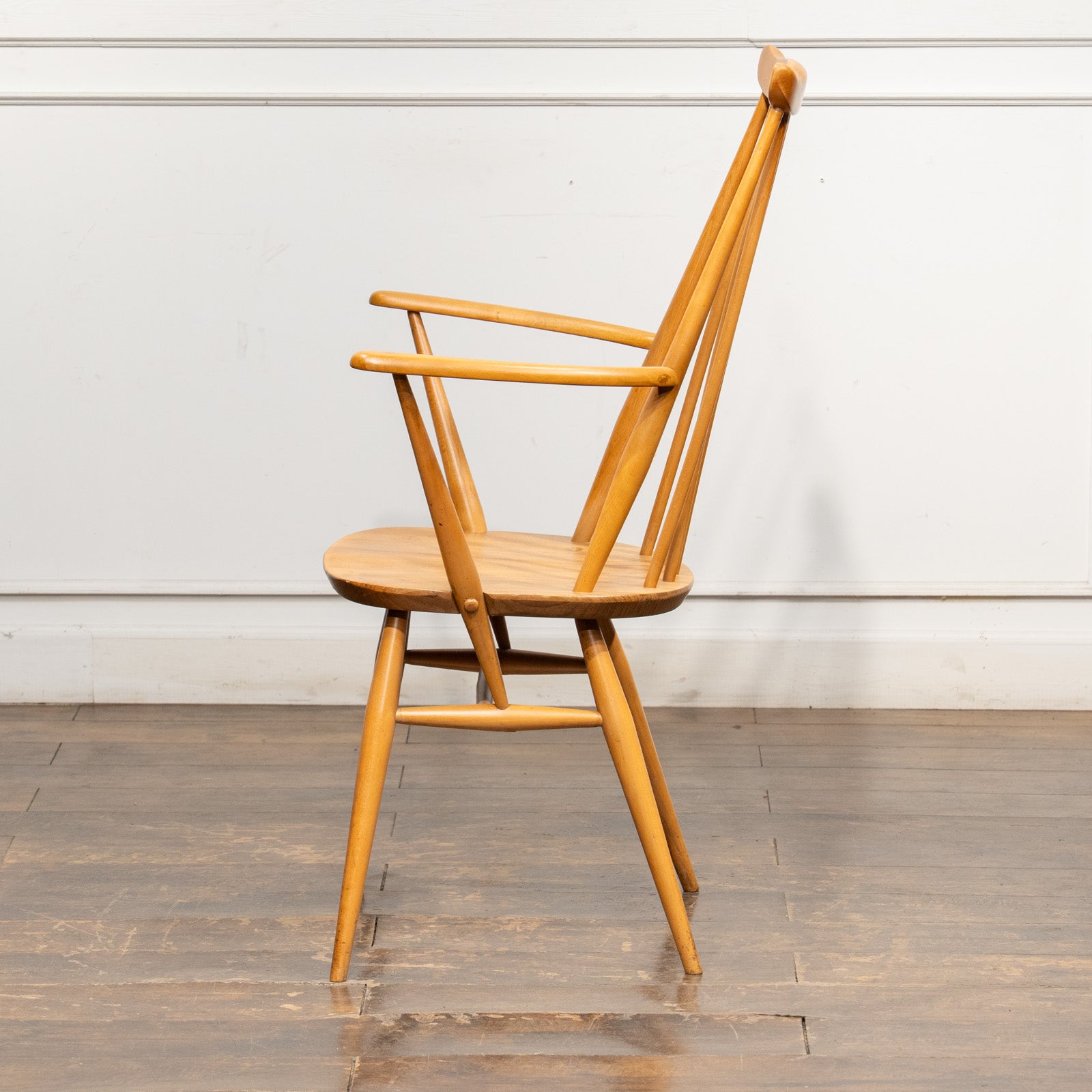 英国【ERCOL アーコール】スラッとしたハイバックが特徴的 ウィンザー 英国【ERCOL アーコール】スラッとしたハイバックが特徴的 ウィンザー