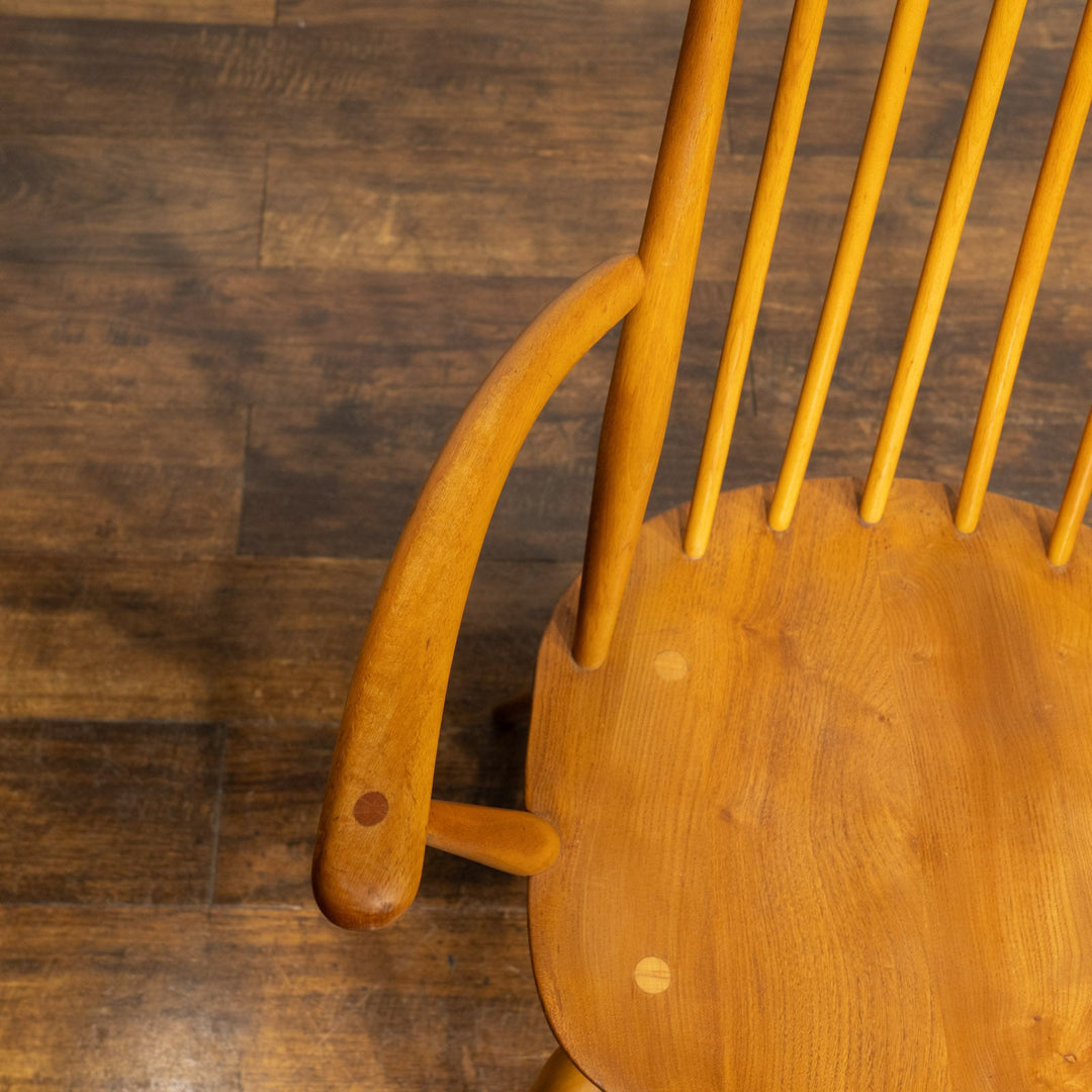 英国【ERCOL アーコール】スラッとしたハイバックが特徴的 ゴールドスミスアームチェア 369A Windsor ウインザー /25G-10