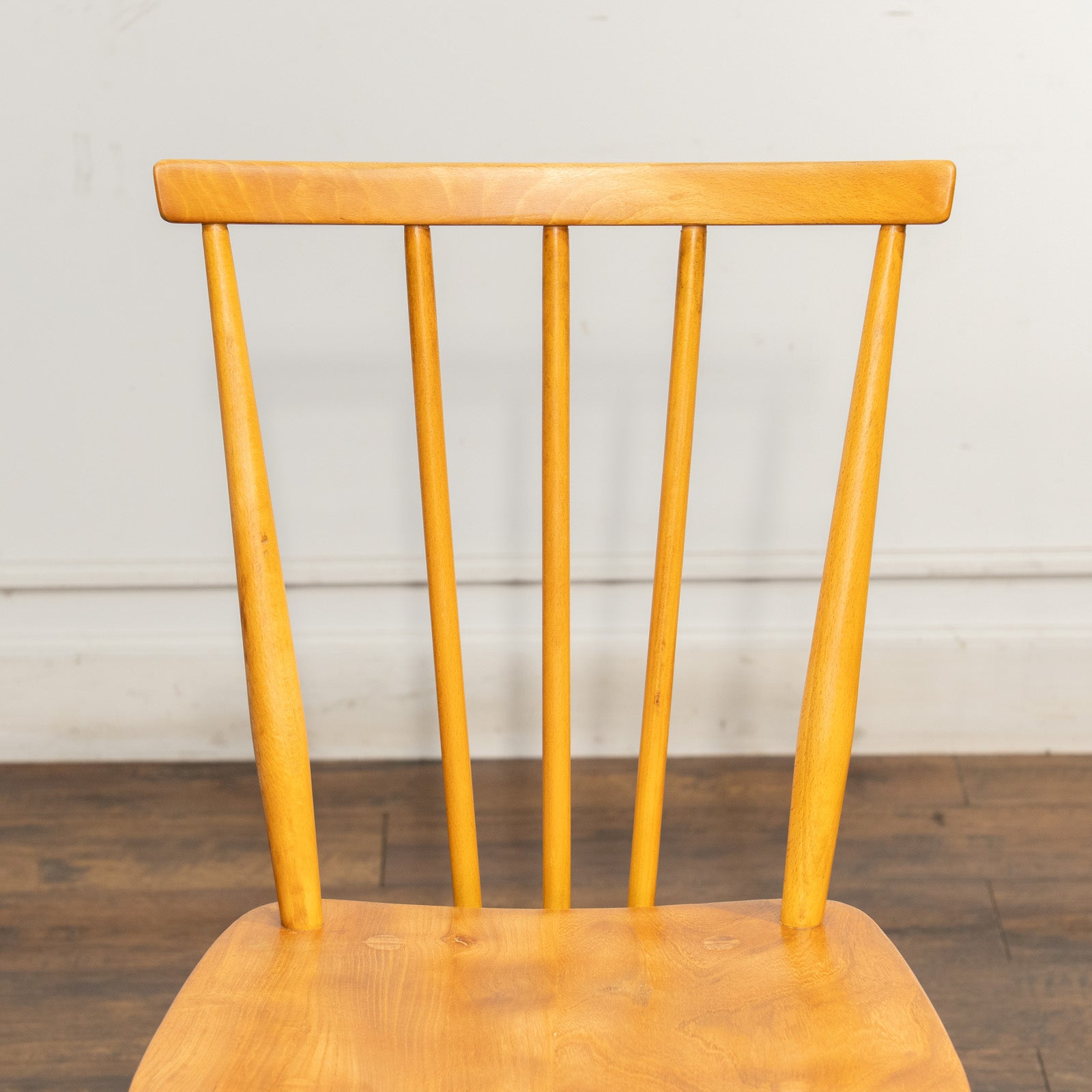 英国【ERCOL アーコール】シンプルで直線的なデザイン ウィンザー