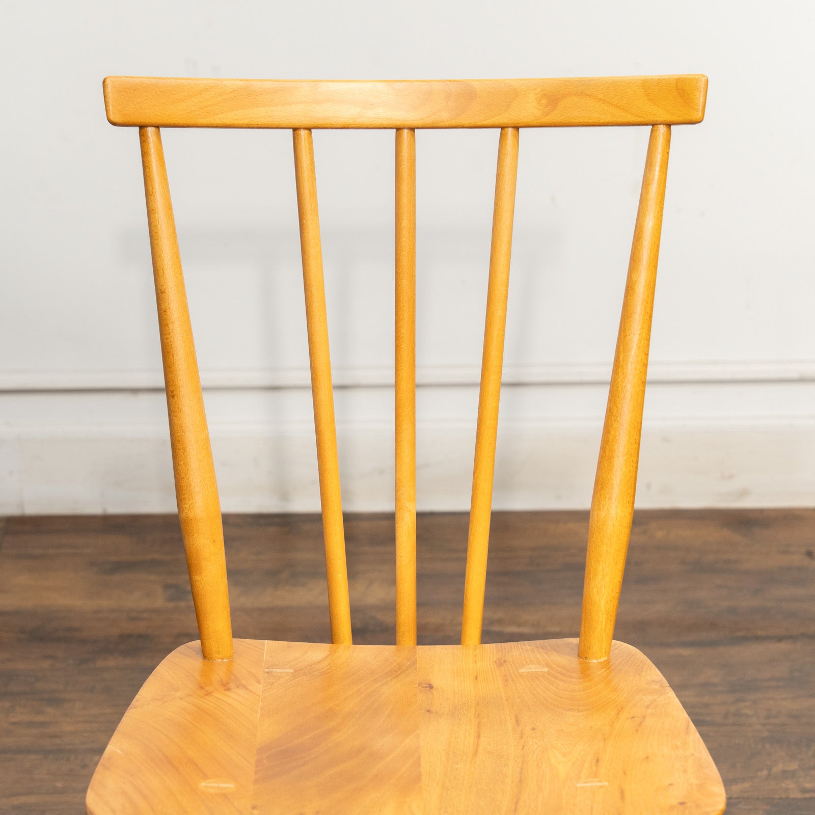 英国【ERCOL アーコール】シンプルで直線的なデザイン ウィンザー