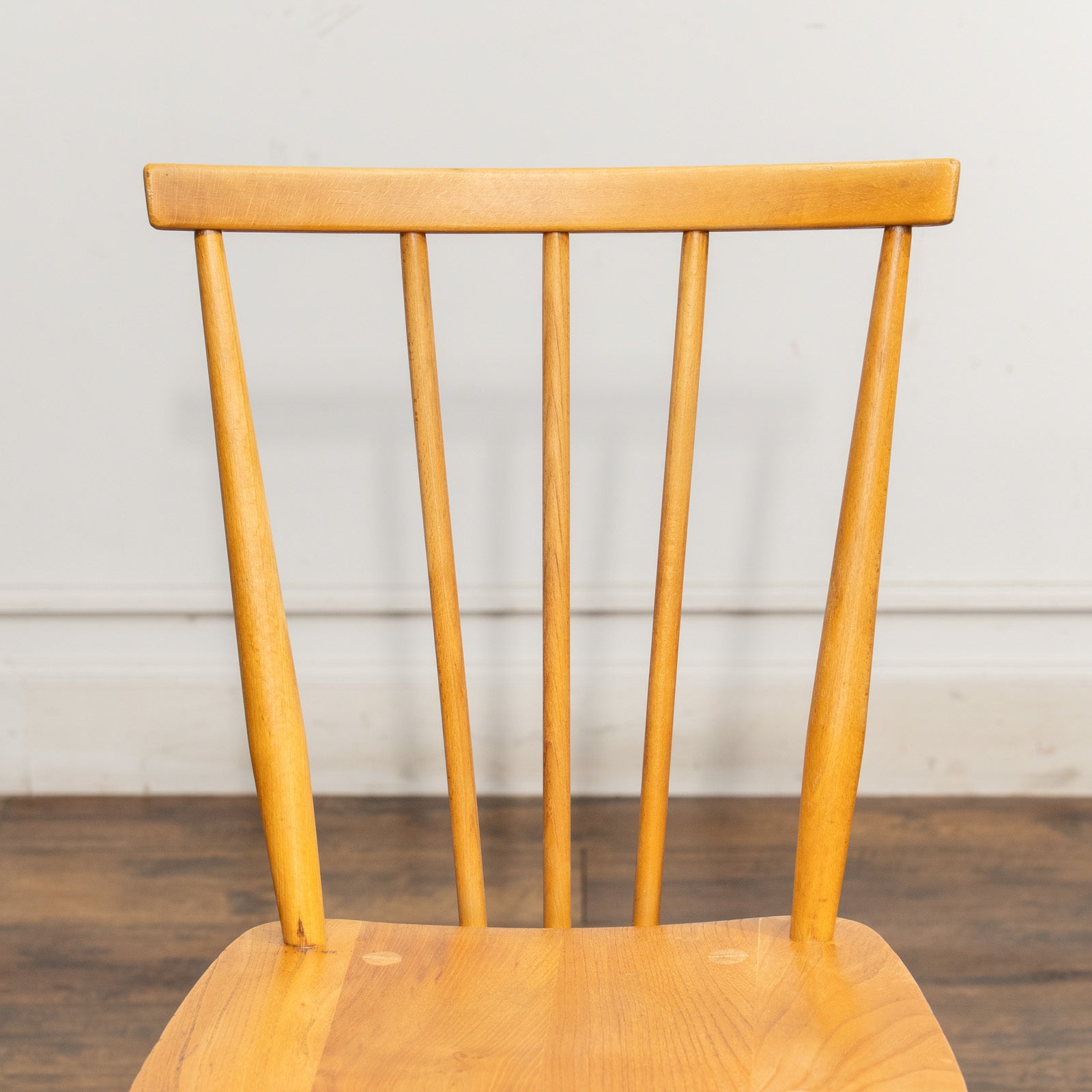 英国【ERCOL アーコール】シンプルで直線的なデザイン ウィンザー