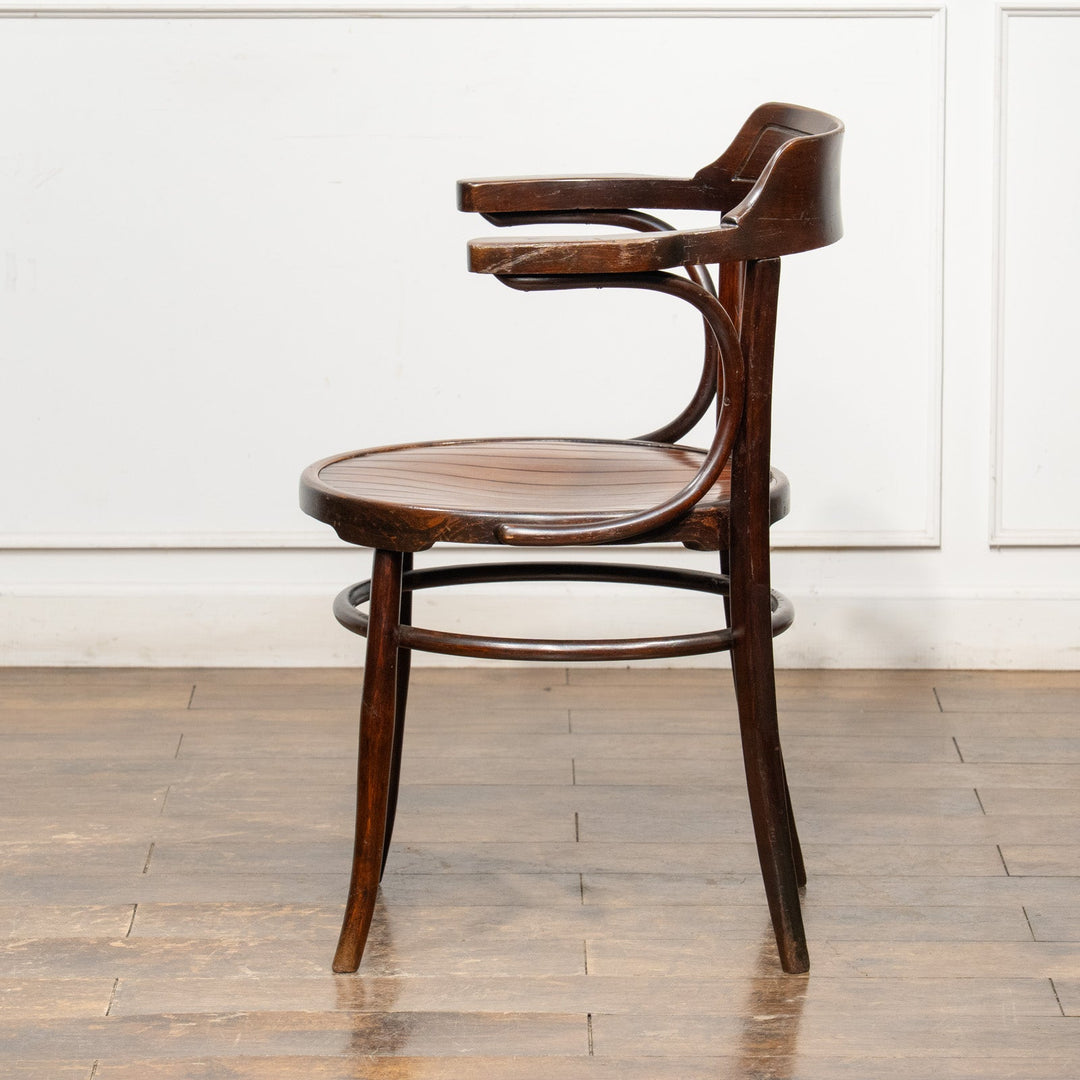 【Mundus ムンダス】包み込むような背もたれとアームで快適な座り心地 ビーチ ベントウッド アームチェア /25G-1