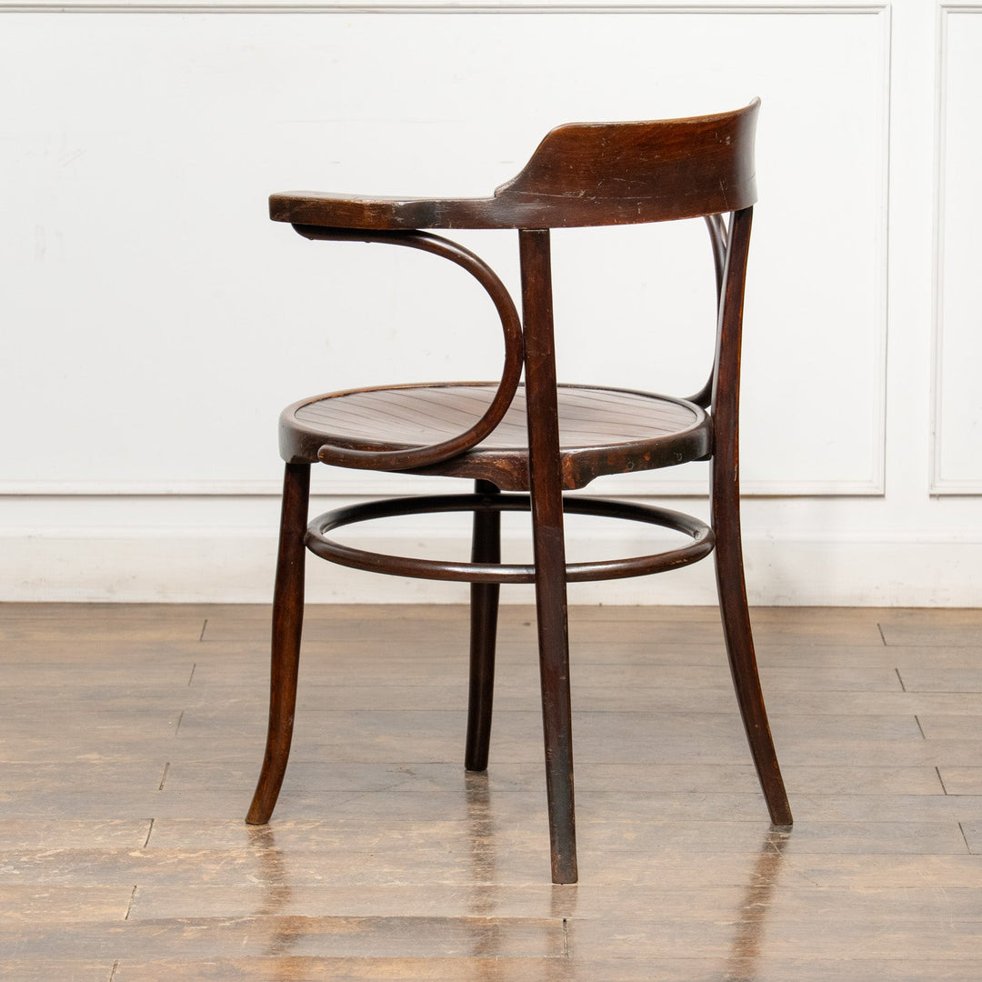 【Mundus ムンダス】包み込むような背もたれとアームで快適な座り心地 ビーチ ベントウッド アームチェア /25G-1