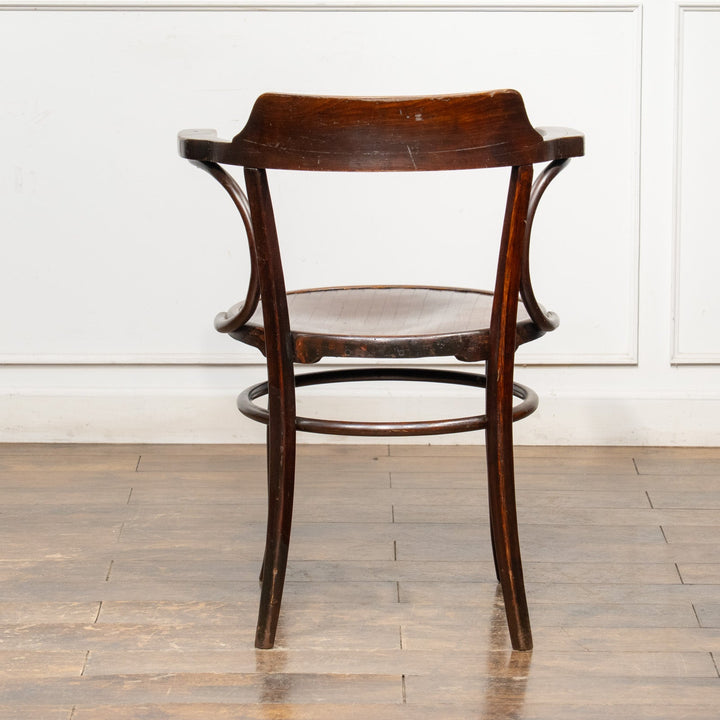 【Mundus ムンダス】包み込むような背もたれとアームで快適な座り心地 ビーチ ベントウッド アームチェア /25G-1