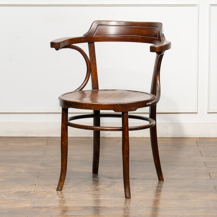 【Mundus ムンダス】包み込むような背もたれとアームで快適な座り心地 ビーチ ベントウッド アームチェア /25G-2