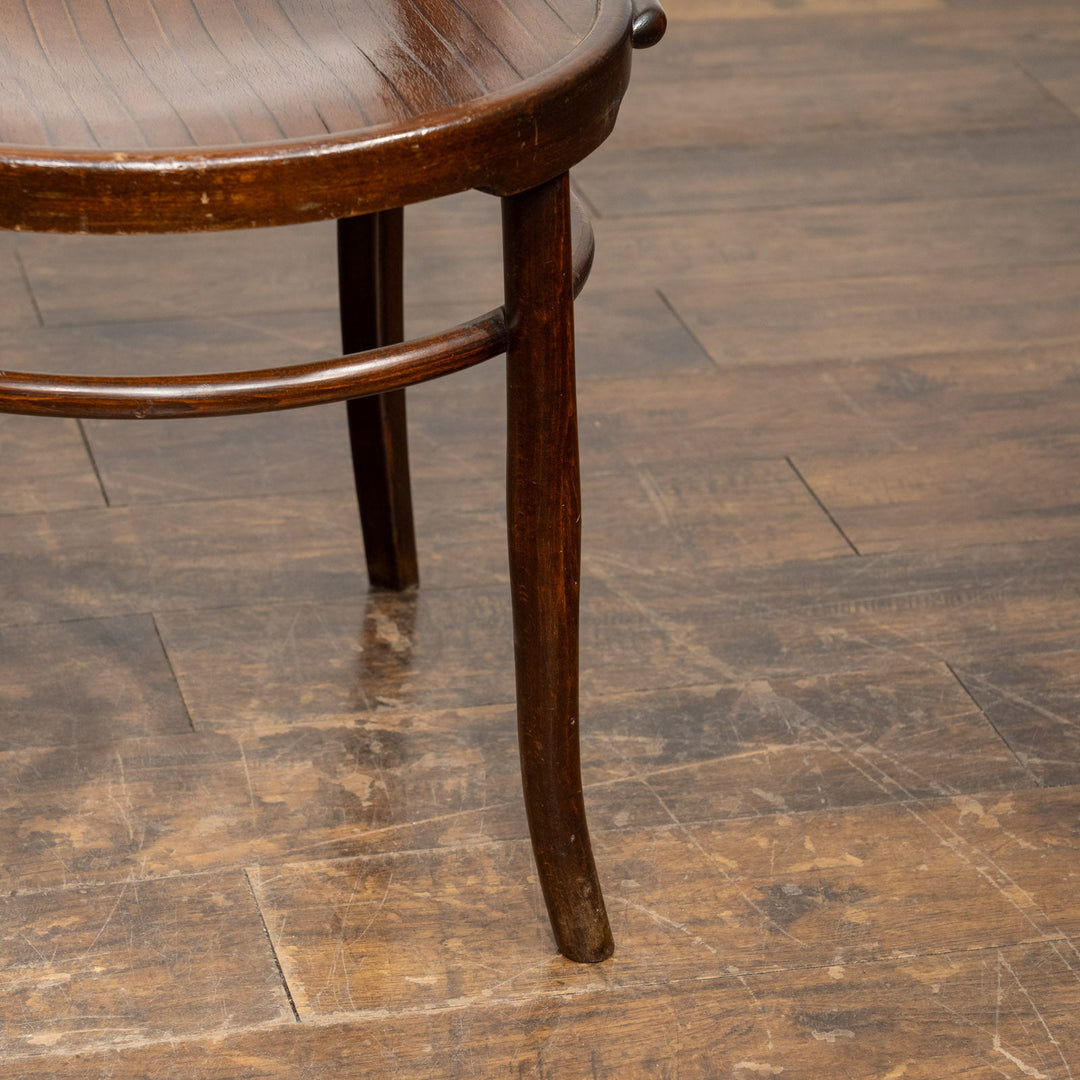 【Mundus ムンダス】包み込むような背もたれとアームで快適な座り心地 ビーチ ベントウッド アームチェア /25G-2