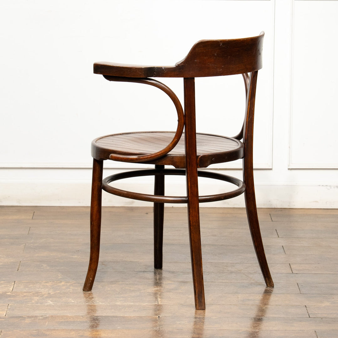 【Mundus ムンダス】包み込むような背もたれとアームで快適な座り心地 ビーチ ベントウッド アームチェア /25G-3