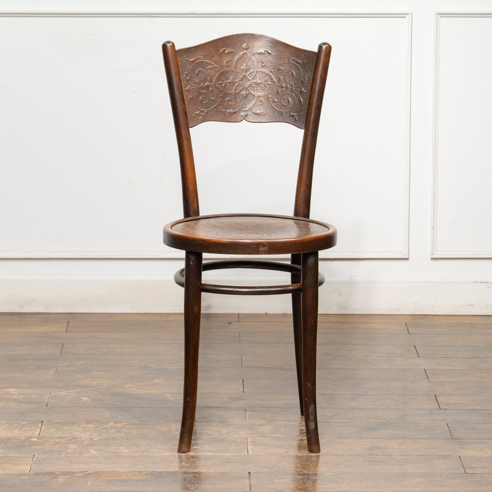 THONET トーネット】フラワーモチーフ パネルバック ベントウッド