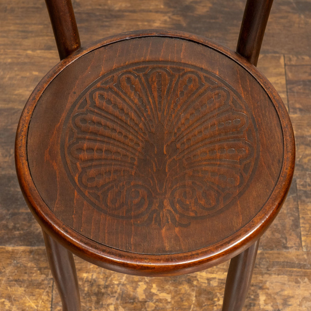 【Mundus ムンダス】シェルモチーフのエンボス加工が美しい パネルバック ベントウッドチェア /25G-4