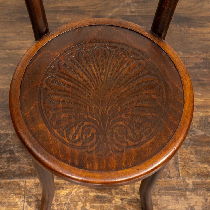 【Mundus ムンダス】シェルモチーフのエンボス加工が美しい パネルバック ベントウッドチェア /25G-5