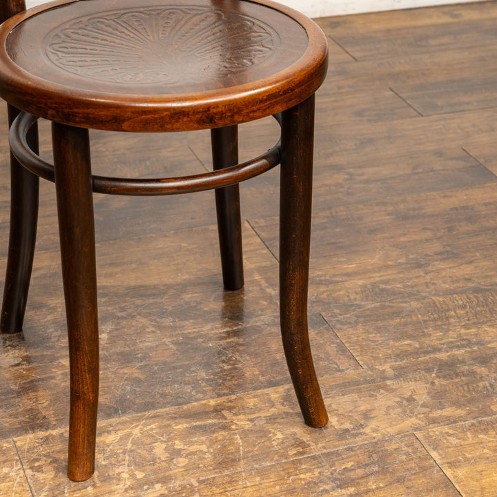 【Mundus ムンダス】シェルモチーフのエンボス加工が美しい パネルバック ベントウッドチェア /25G-5