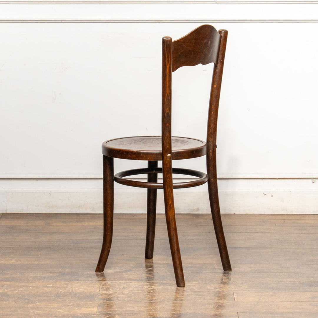 【Mundus ムンダス】シェルモチーフのエンボス加工が美しい パネルバック ベントウッドチェア /25G-6