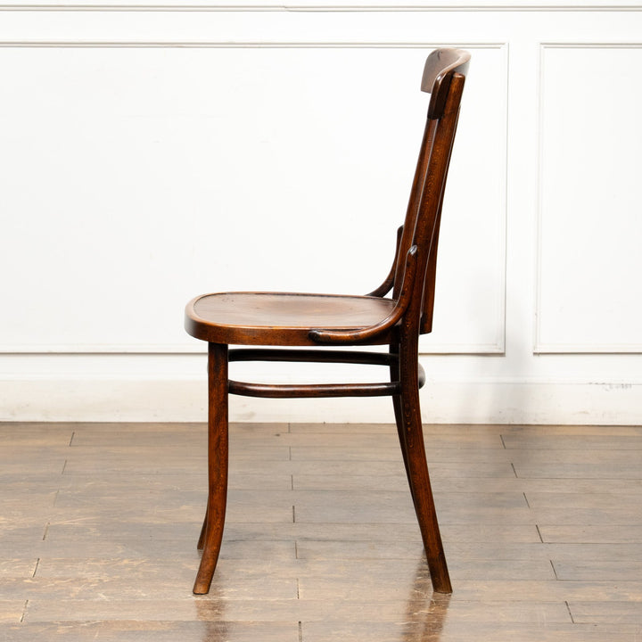 ユーバックの背もたれが優しく支える ビーチ ベントウッドチェア /25G-1