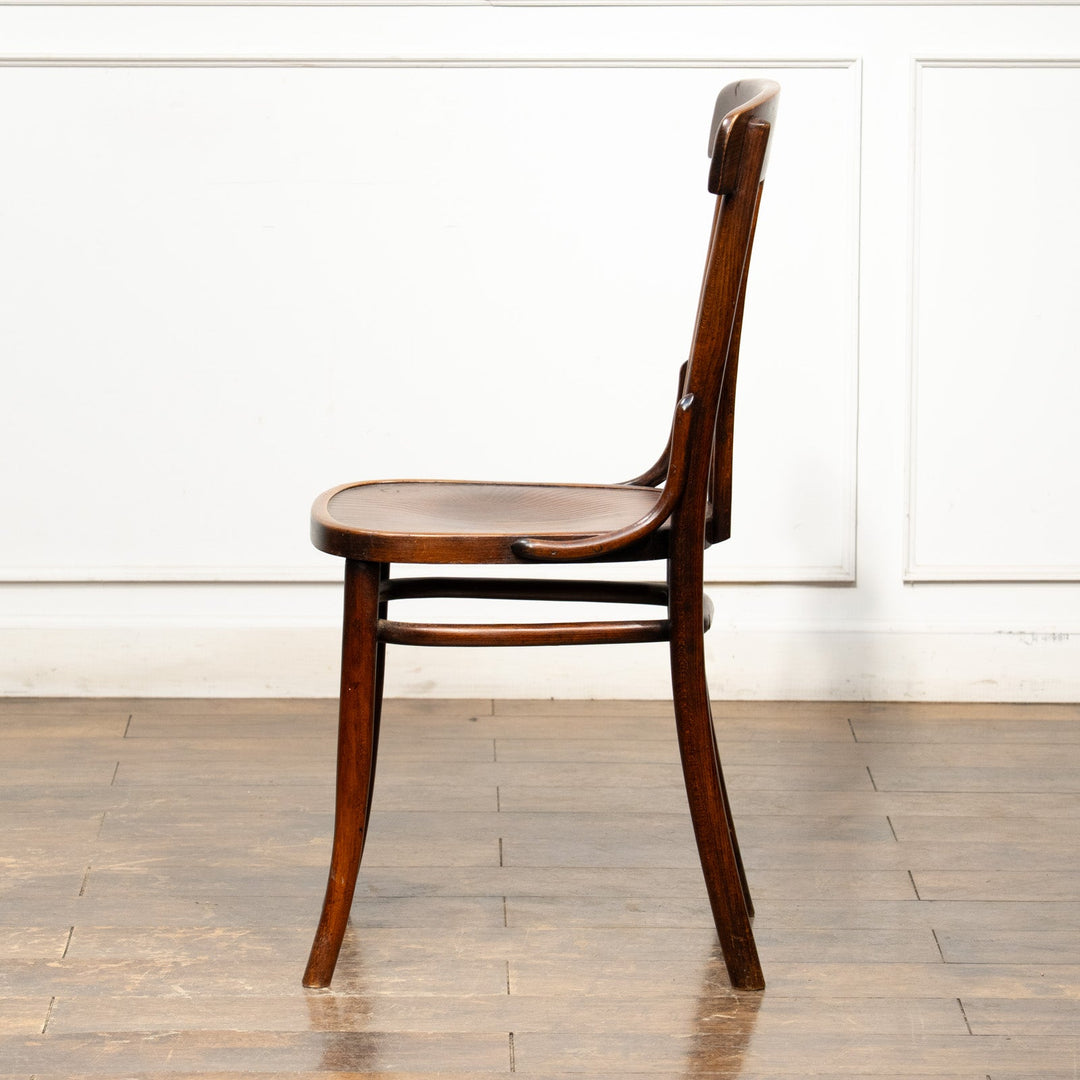 ユーバックの背もたれが優しく支える ビーチ ベントウッドチェア /25G-2