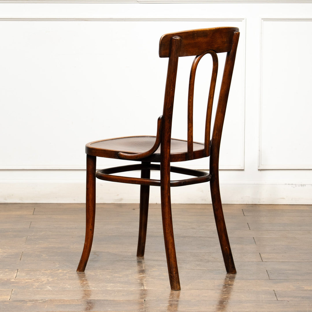 ユーバックの背もたれが優しく支える ビーチ ベントウッドチェア /25G-2