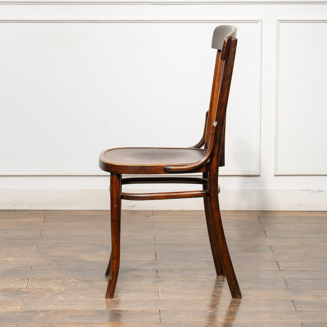 ユーバックの背もたれが優しく支える ビーチ ベントウッドチェア /25G-3