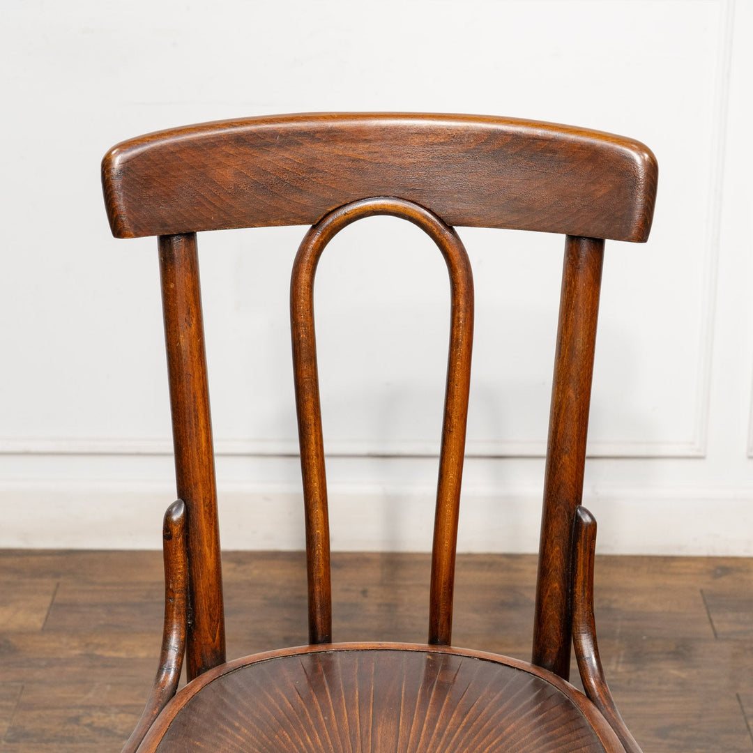 ユーバックの背もたれが優しく支える ビーチ ベントウッドチェア /25G-4