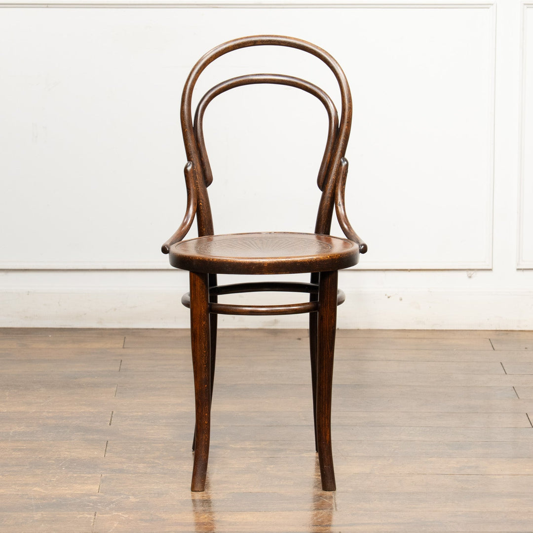 【THONET トーネット】背もたれの曲線や座面の彫りも美しい ダブルループバック ベントウッドチェア /25G-2
