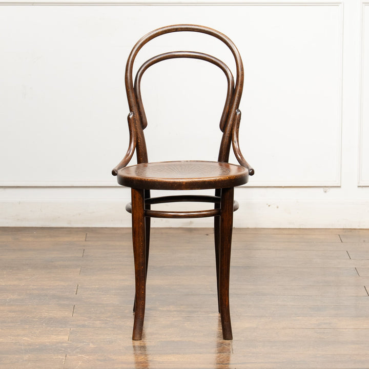 【THONET トーネット】背もたれの曲線や座面の彫りも美しい ダブルループバック ベントウッドチェア /25G-2