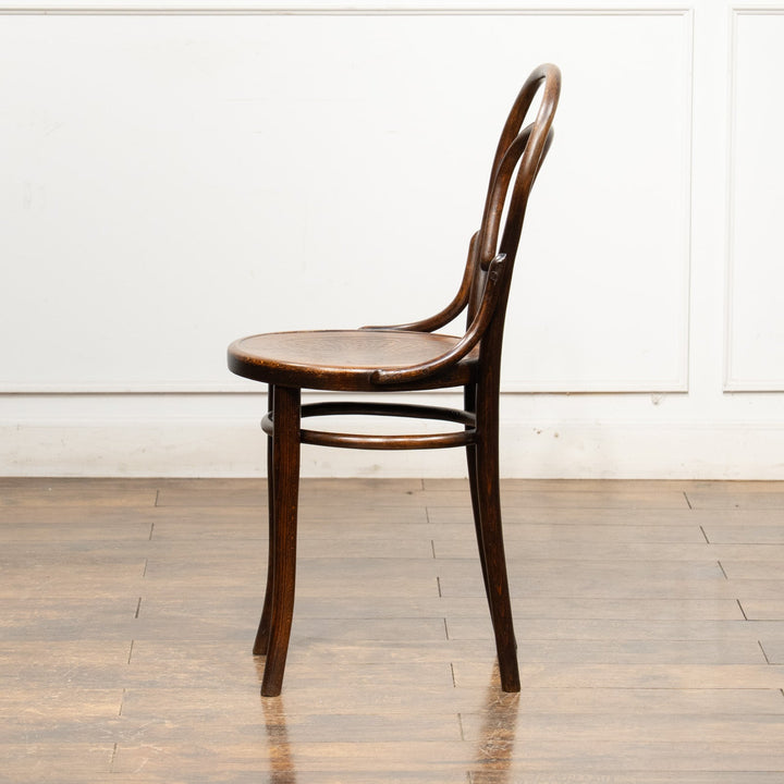 【THONET トーネット】背もたれの曲線や座面の彫りも美しい ダブルループバック ベントウッドチェア /25G-2