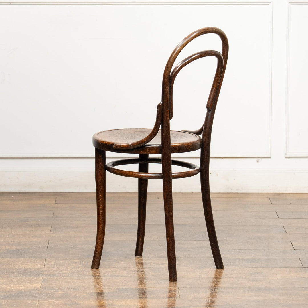 【THONET トーネット】背もたれの曲線や座面の彫りも美しい ダブルループバック ベントウッドチェア /25G-2