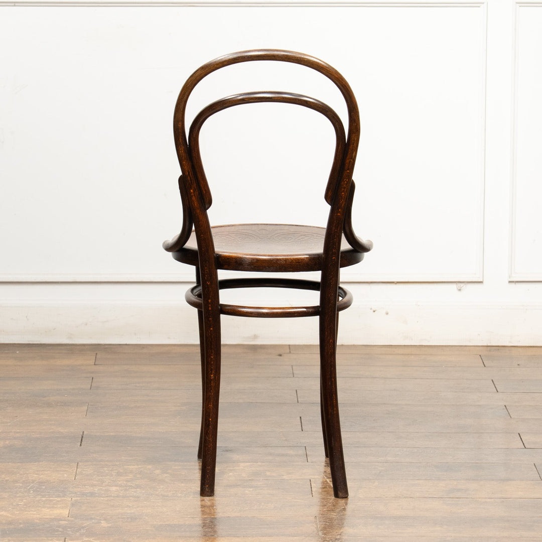 【THONET トーネット】背もたれの曲線や座面の彫りも美しい ダブルループバック ベントウッドチェア /25G-2