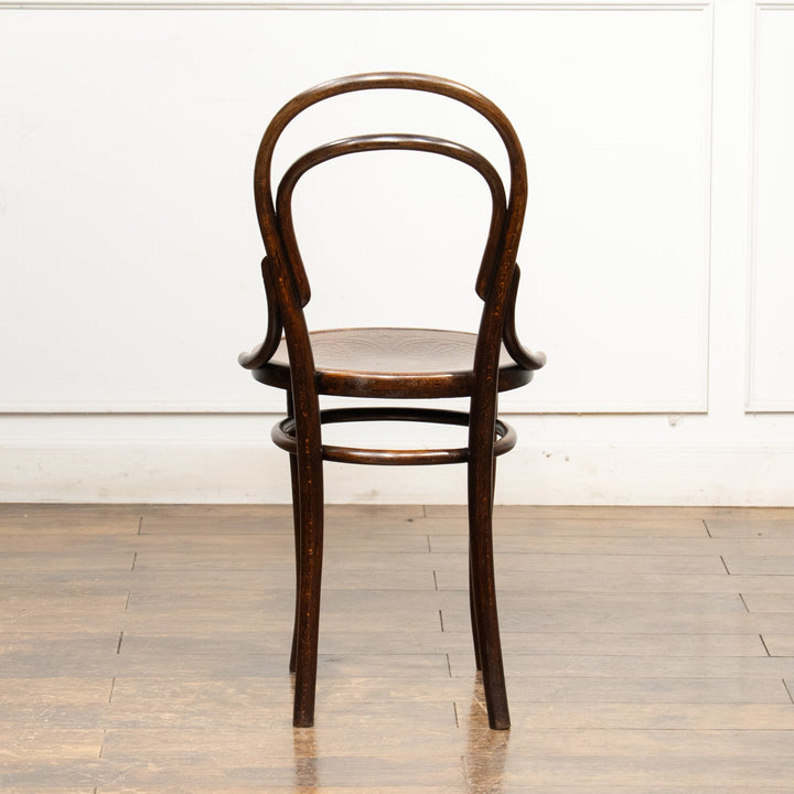 【THONET トーネット】背もたれの曲線や座面の彫りも美しい ダブルループバック ベントウッドチェア /25G-2
