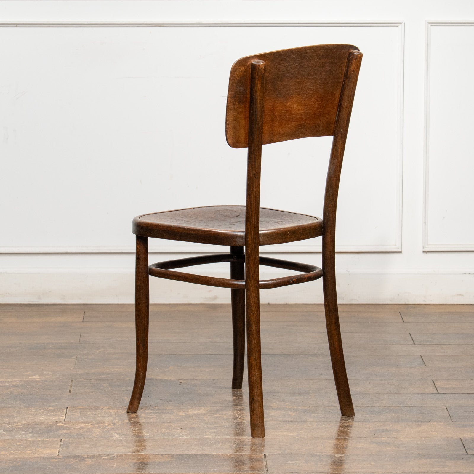 FISCHEL フィッシェル】エンジェルモチーフのエンボス加工が上品