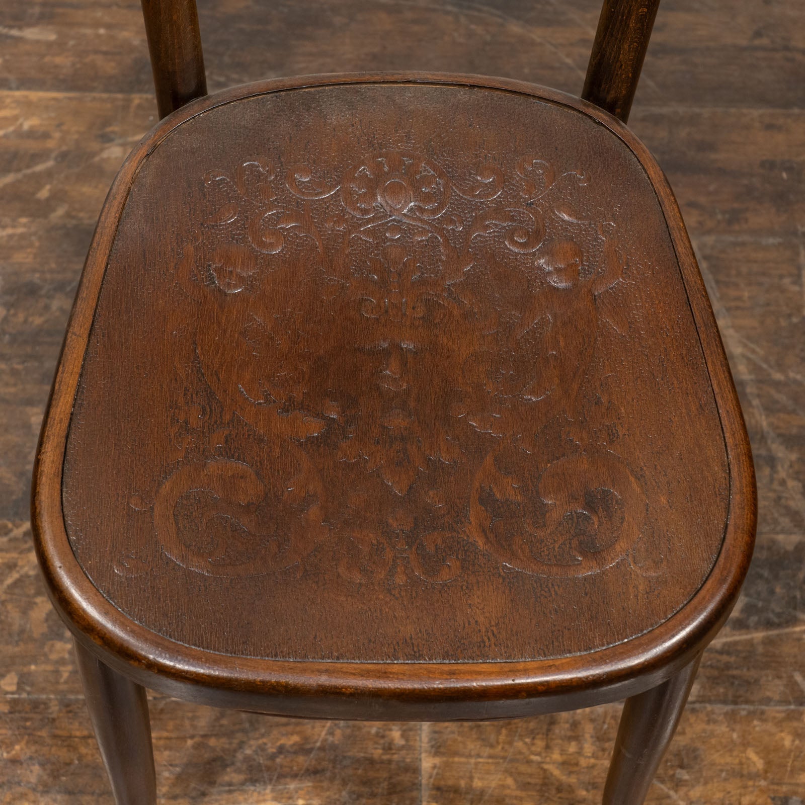 FISCHEL フィッシェル】エンジェルモチーフのエンボス加工が上品