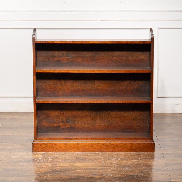 経年を感じるオーク材の質感が味わい深い ブックシェルフ /25G-1