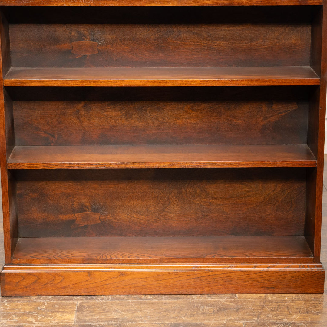 経年を感じるオーク材の質感が味わい深い ブックシェルフ /25G-1