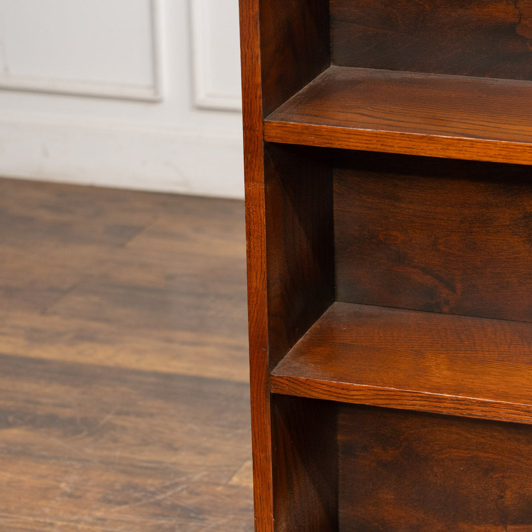 経年を感じるオーク材の質感が味わい深い ブックシェルフ /25G-1