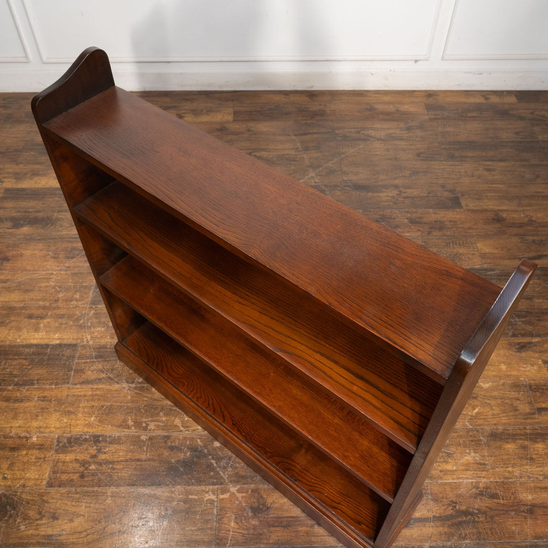 経年を感じるオーク材の質感が味わい深い ブックシェルフ /25G-1