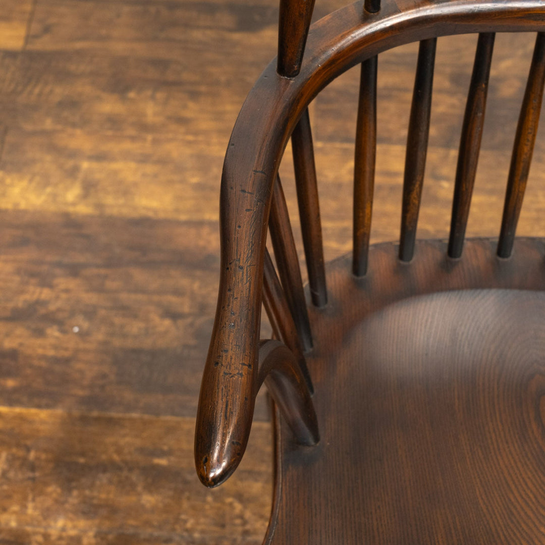 頑丈なダブルボウバックの背もたれが包み込む レアモデル ウィンザー アームチェア /25G-1