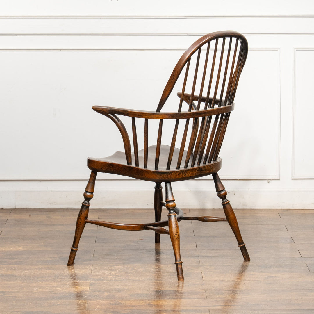 頑丈なダブルボウバックの背もたれが包み込む レアモデル ウィンザー アームチェア /25G-2