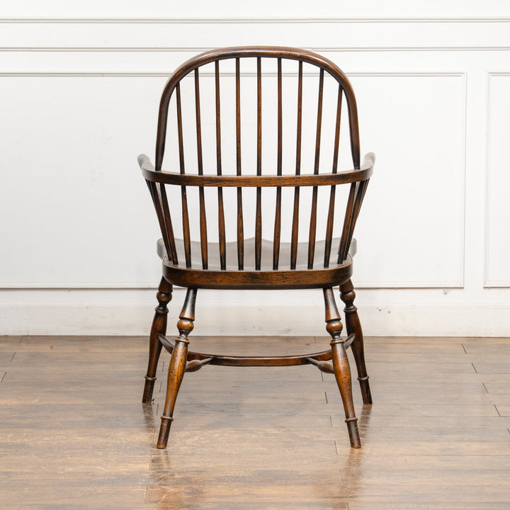 頑丈なダブルボウバックの背もたれが包み込む レアモデル ウィンザー アームチェア /25G-2