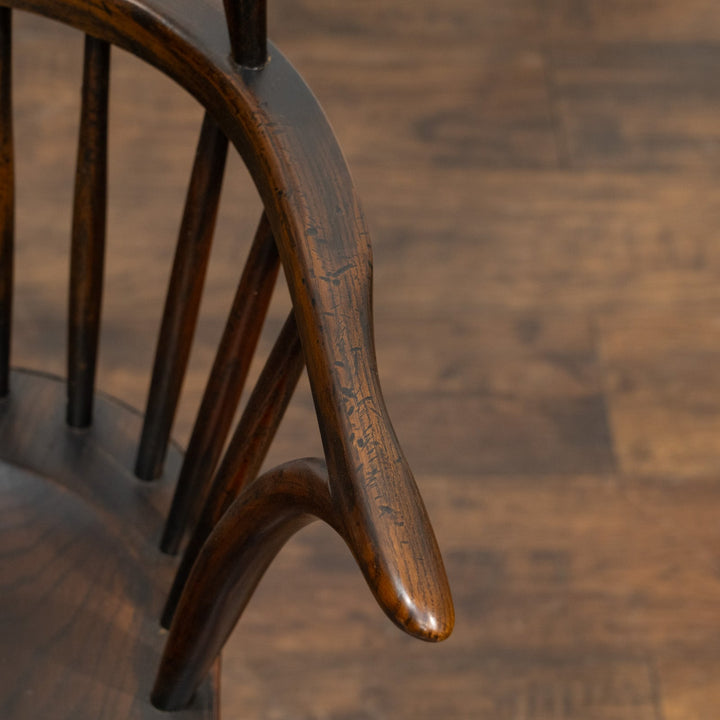 頑丈なダブルボウバックの背もたれが包み込む レアモデル ウィンザー アームチェア /25G-2