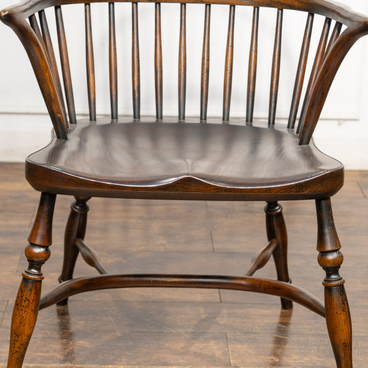 頑丈なダブルボウバックの背もたれが包み込む レアモデル ウィンザー アームチェア /25G-2