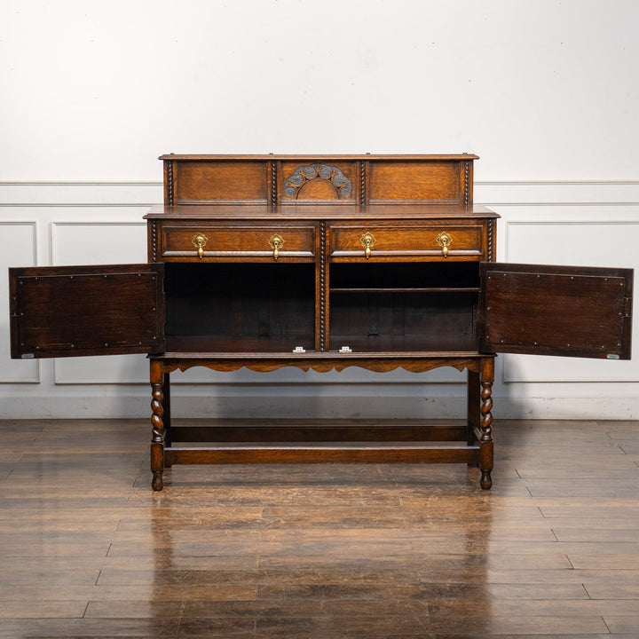 クラシカルな扉のデザインが美しい オーク サイドボード /25G