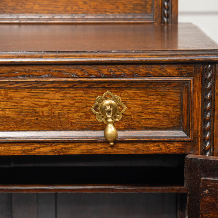 クラシカルな扉のデザインが美しい オーク サイドボード /25G