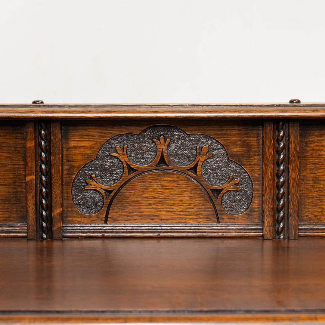 クラシカルな扉のデザインが美しい オーク サイドボード /25G